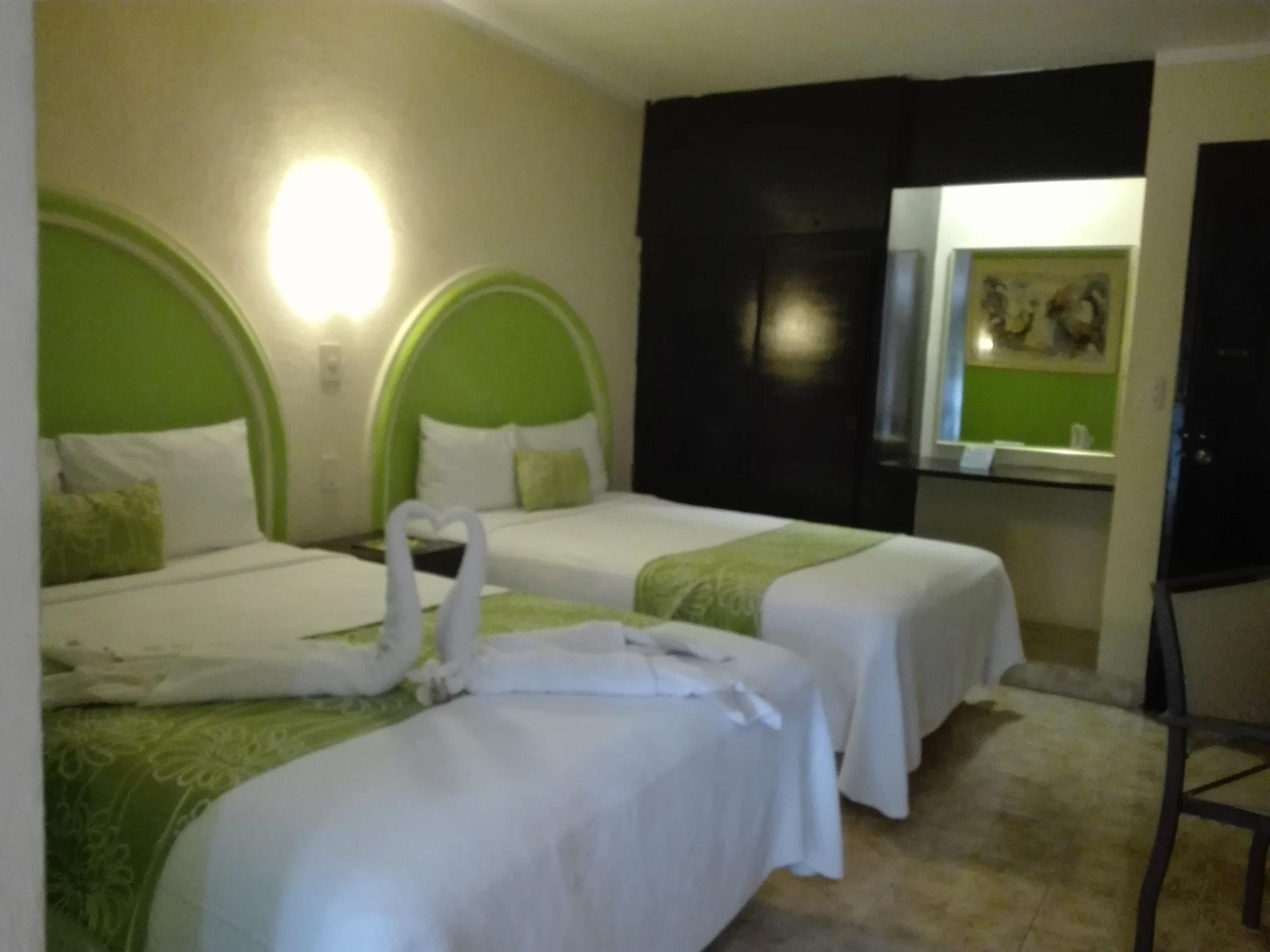 Hotel Hc Internacional Cancun Bagian luar foto