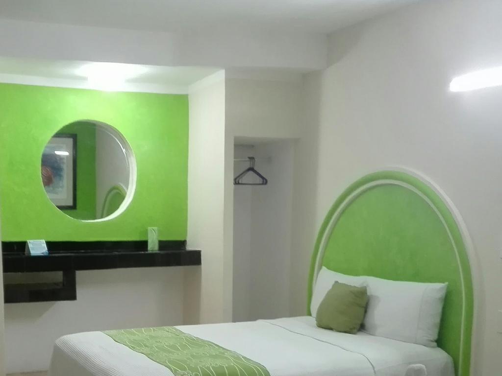 Hotel Hc Internacional Cancun Bagian luar foto
