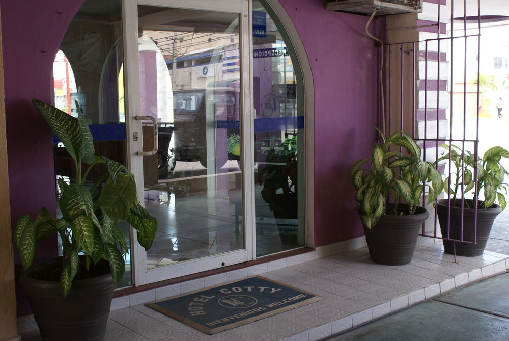 Hotel Hc Internacional Cancun Bagian luar foto