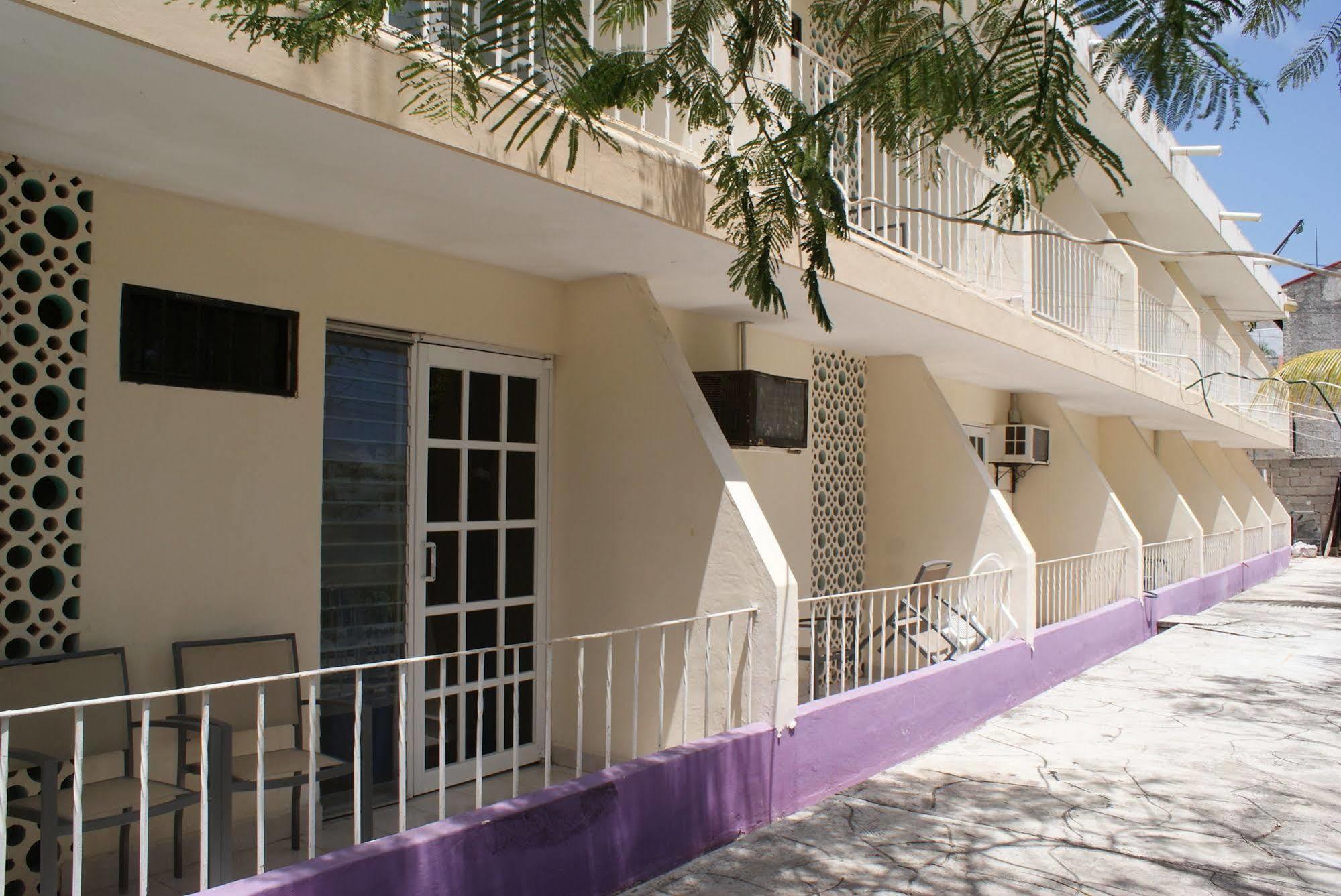 Hotel Hc Internacional Cancun Bagian luar foto